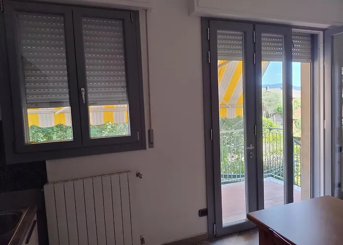 Apartment 5 Terre Italian Delight Black